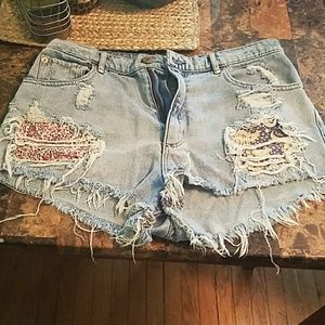 Festival Shorts size 9